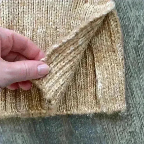 Banana Republic Cozy Oversized Turtleneck Sweater - Picture 5 of 8